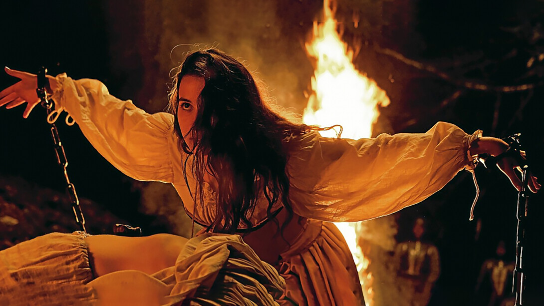 Chasse aux sorcières. La psychose de masse se caractérise par l’incapacité d’un groupe à sortir de son cadre de référence pour être capable de juger de manière logique et cohérente leurs actes et leurs propres contradictions © Les sorcières d'Akelarre - Dulac Distribution