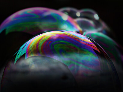 Bolle di sapone. Impara come liberarti del superfluo per far spazio a nuove esperienze e opportunità significative