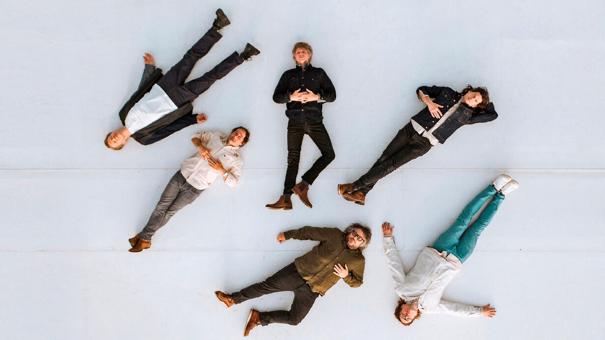 El debut de Wilco en Uruguay fue mucho más que un concierto: fue un acto reparador entre una banda en plenitud y un público que llevaba años esperando ese encuentro