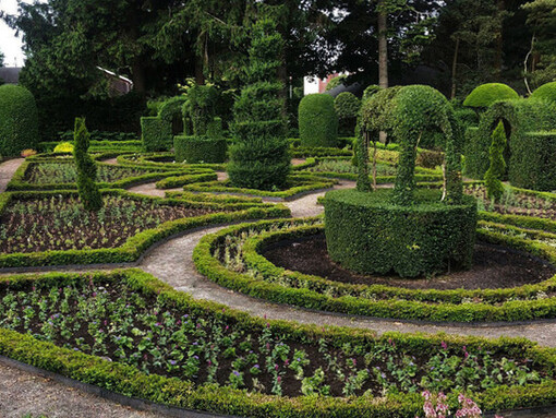 Green Animals Topiary Garden