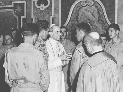 Members of the Royal 22e Regiment in audience with Pope Pius XII