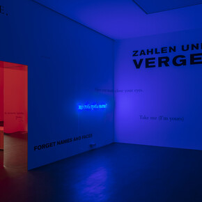 Douglas Gordon,
All I need is a little bit of everything, 2024, installation view.
Artwork © Studio lost but found/VG Bild-Kunst, Bonn, Germany 2024.
Photo: Lucy Dawkins.
Courtesy Gagosian