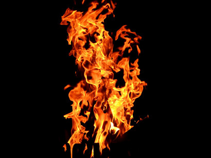 Si Lavoisier a eu l’immense mérite d’offrir une base à la réforme de la nomenclature chimique, un autre sujet reste dans l’obscurité : celui du feu