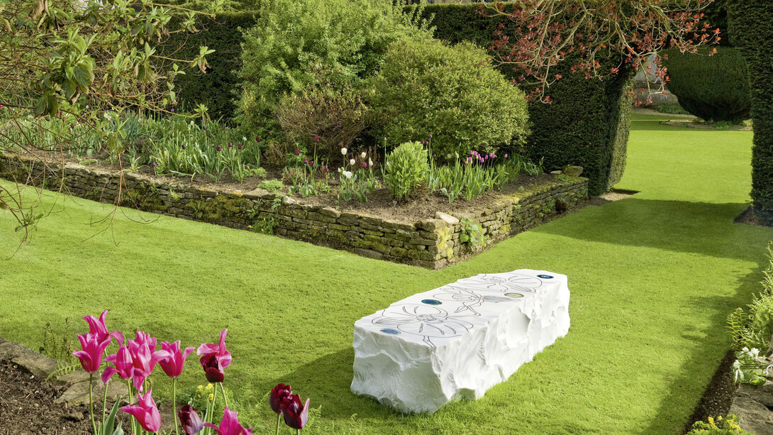 Marc Quinn, Iceberg Bench, 2008, pure white marble, black Belgian marble, blue agate, 40 x 202 x 60 cm / 15.7 x 79.5 x 23.6 in, edition of 8 + 4 ap, Courtesy Carpenters Workshop Gallery
