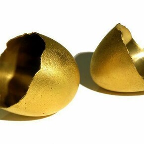 Dove Bradshaw, Nothing III, Series 2, 2004, 24 carat gold over bronze Cast of goose eggshell, 2.5 x 5 x 2.5 inches