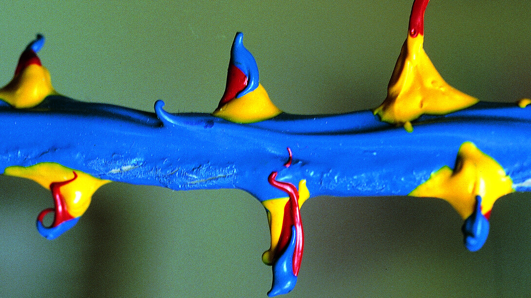 Lorenzo Pezzatini, Filodetail,1977. Acrylics on cotton twine, Courtesy the artist