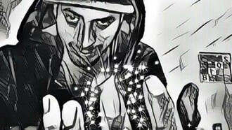 Con esa cara extremadamente alargada, que parece haber sido estirada por alguna fuerza oscura, como si el tiempo mismo se hubiera ensañado con él