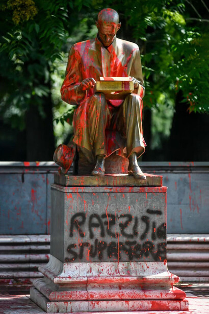 Defaced statue of Indro Montanelli, credit AFP/BBC 2020
