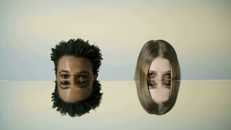 Gioco di specchi: "... l’umanità è questo: un gioco di specchi, nel quale ciascuno riesce a vedere, ma anche a sentire, quello che sta succedendo all’altra parte"