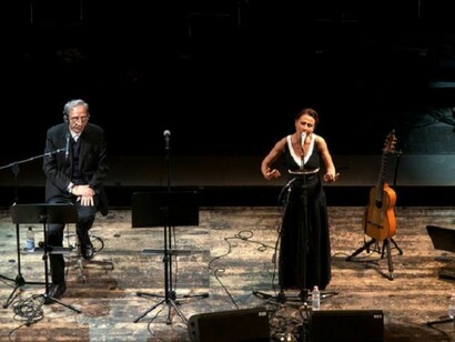 Franco Battiato durante un concerto