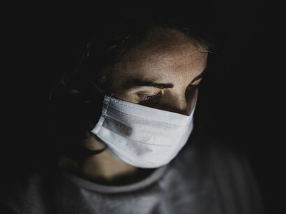 È necessario superare la dicotomia tra salute ed economia e considerare la salute come un bene comune