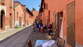 Ritrovo di bimbi residenti di Colle Ameno, Italia 