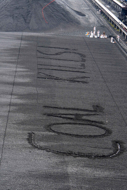 Oliver Ressler, Coal Kills, digital print, 2017 2019, 99 x 75 cm, courtesy The Gallery Apart Rome