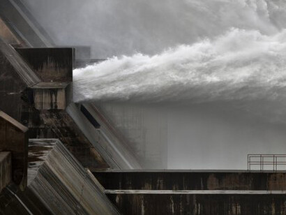 Edward Burtynsky, Xiaolangdi Dam #1, Yellow River, Henan Province, China 2011
© Edward Burtynsky, courtesy Admira, Milan / Galerie Springer Berlin / Metivier Gallery, Toronto