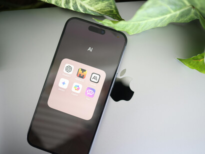 A colaboração entre diferentes gerações no ambiente de trabalho pode ser enriquecida pela adoção estratégica da inteligência artificial, combinando tecnologia com habilidades humanas