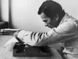 No promete ni consuela. Registra y revela. Su función no es cerrar un sentido, sino abrirlo.  
Pier Paolo Pasolini, 1975, Londres, Inglaterra