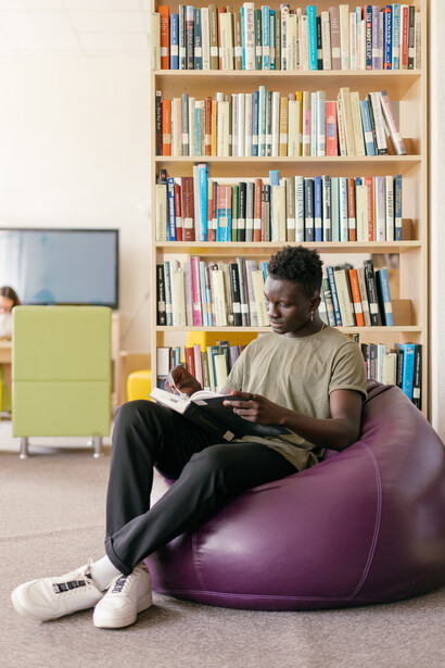 Estudante de literatura reconhece recursos linguísticos para estabelecer relação com o leitor