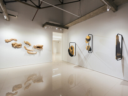 Various artists, Nonalog, exhibition view. Courtesy of Baik Art Gallery