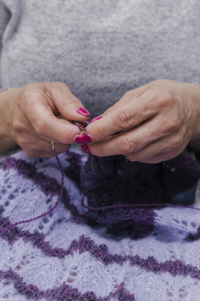 Tejer no era solo crear una prenda, sino sostener en las manos la posibilidad de un camino diferente