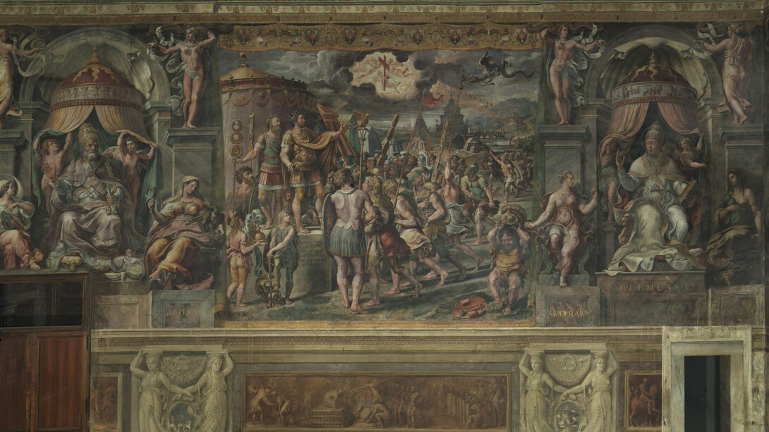 Bottega di Raffaello.Pared "Visión de la Cruz" antes de la restauración. Sala de Constantino. Foto gentileza de los Museos Vaticanos