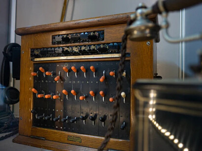 Whakawhiti pārongo, telecoms, exhibition view. Courtesy of MOTAT