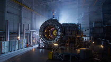 Der Stellator-Fusionsreaktor von Proxima Fusion “Stellaris”   baut auf den Ergebnissen des deutschen Forschungsversuchs “Wendelstein 7-X” (W7-X) auf. Bild: “Wendelstein 7-X” Ansicht des gesamten Projekts