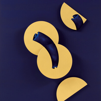 Olio e acrilico su dischi di silicio applicati su tavola, cm 60 x 80, 2016