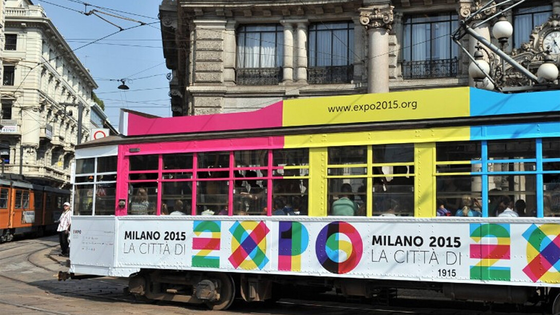 Tranvía anunciando la Expo 2015 por las calles de Milán