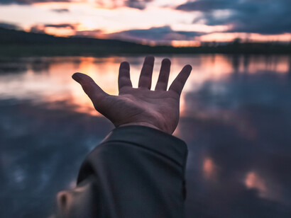 Espírito e individualidade se unem em uma pesrpectiva total do eu e não à parte do mundo