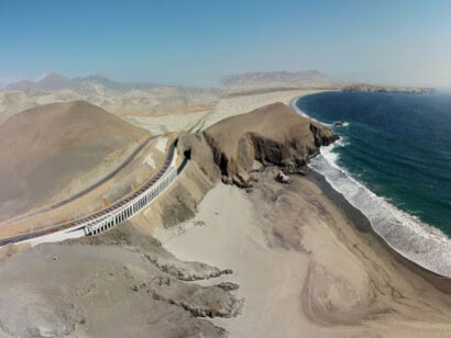 La idea de Modernidad es el pensamiento que constituyó la materia prima del proyecto de la Carretera Panamericana. Vista aérea de la Carretera Panamericana