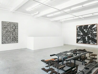 Nagy, Libby, Le Va, Exhibition view. Courtesy of Magenta Plains