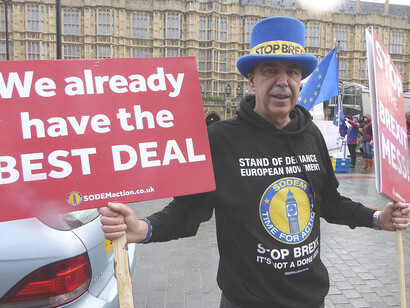 When the government postponed another Brexit vote on 27 February 2019, SODEM protesters rallied outside Westminster, joined only by a handful of Leave Means Leave demonstrators, reflecting Britain’s political deadlock