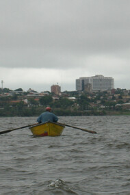 Il fiume Paraguay, arteria vitale del paese. Sullo sfondo, la capitale, Asunción, Paraguay
