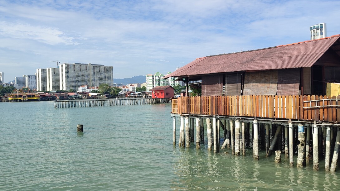 Il villaggio dei Clan Jetties di George Town, piccolo villaggio sul mare nella capitale dell'isola di Penang, Malesia
