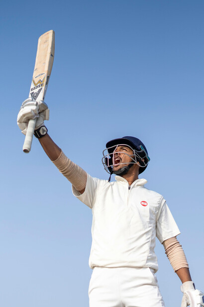 Un deportista celebrando. La mayoría de los fanáticos del cricket provienen de Inglaterra, India y Pakistán