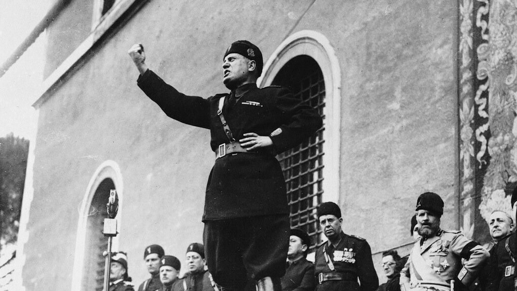 Benito Mussolini annunciava ottant’anni fa al Paese la decisione di seguire l’alleato tedesco in quello che sarebbe diventato il Secondo conflitto mondiale