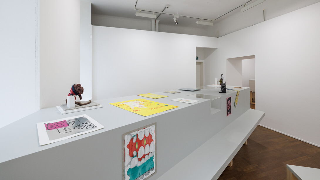 Verschiedene künstler, €AT – Contemporary Artist Things, ausstellungsansicht. Mit freundlicher genehmigung von Casino Luxemburg