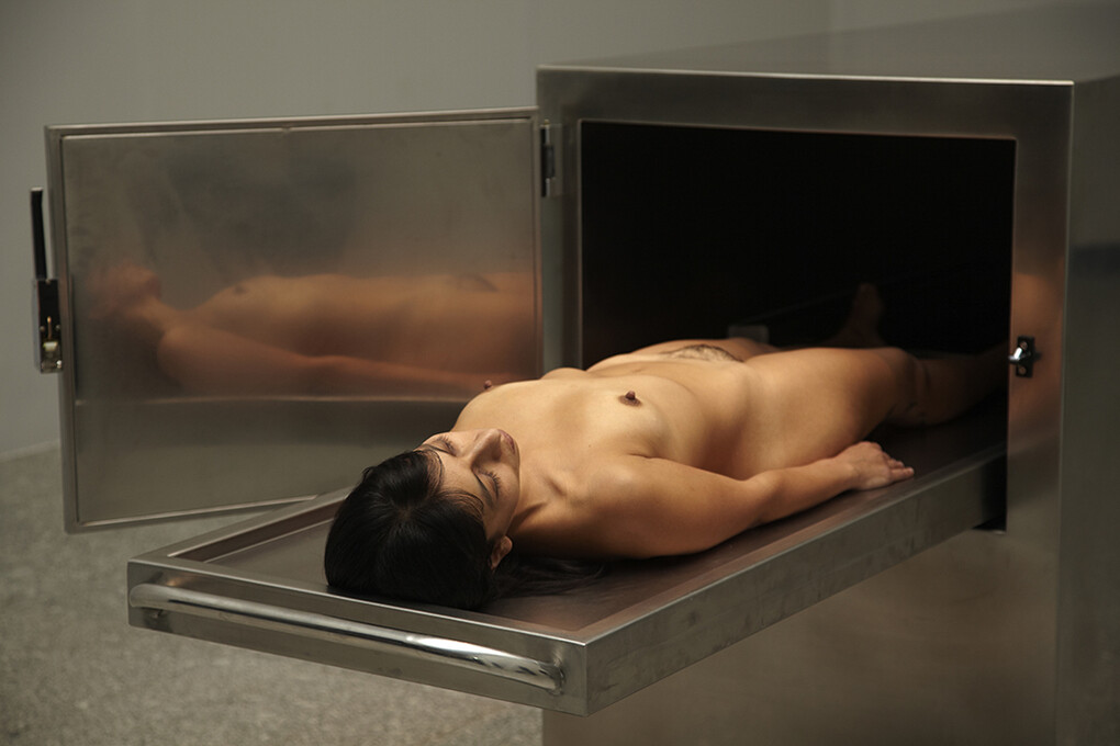 Regina José Galindo, Piel de gallina, 2012, Foto: Gert Voor in’t Holt. Commissionato e prodotto da Artium, Vitoria-Gasteiz, Spagna.
