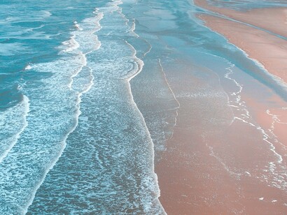 L'amore che prova è come un fuoco che brucia silenziosamente, illuminando solo il suo cuore e lasciandolo in ombra