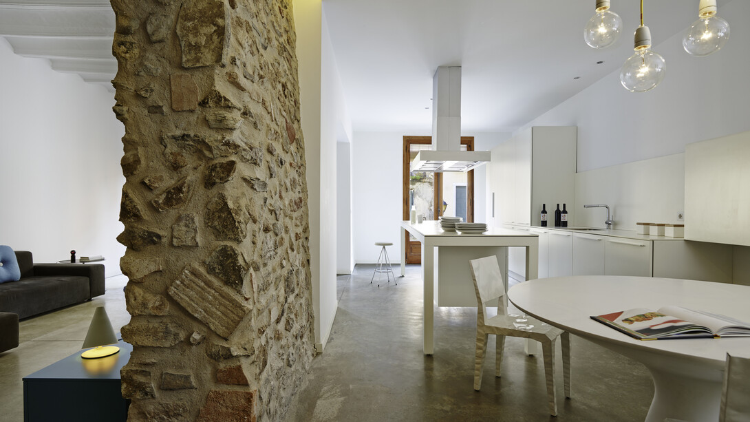 Reforma integral de una casa en Falset. Autor: Estudio Vilablanch. Foto: Eugeni Pons
