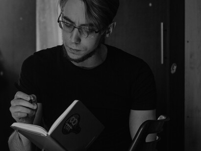 Los textos literarios que logran mayor prestigio suelen estar diseñados para no incomodar a minorías o sectores ideológicamente dominantes