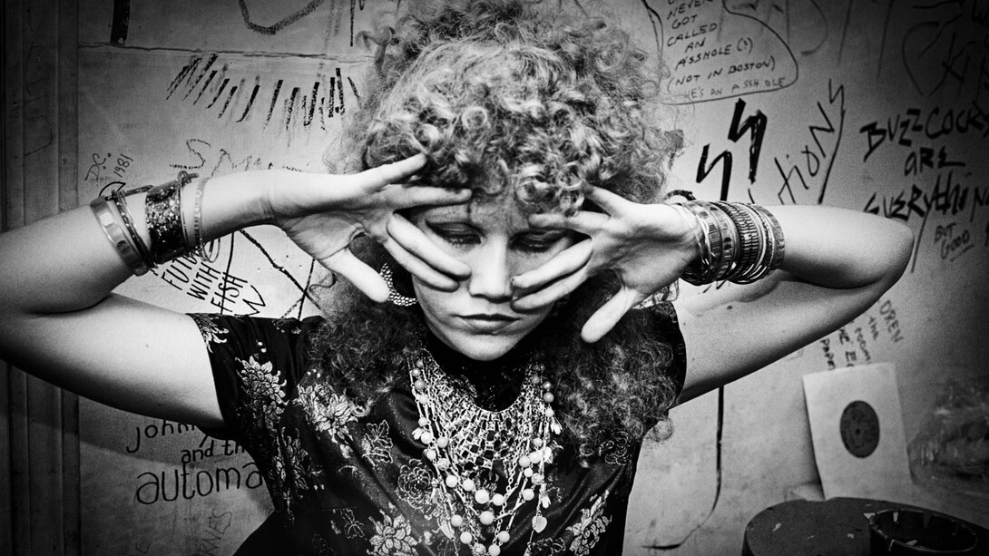 Michael Grecco, Poison Ivy of The Cramps #3, Boston, Massachusetts, 1980, archival pigment print. Courtesy the artist and Anderson Yezersky Gallery