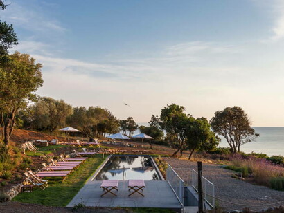 Villa Talamo, Fonteblanda, Italia, piscina panoramica e giardino. La posizione permette alla villa di godere di un tramonto spettacolare tutti i mesi dell’anno, poiché si affaccia sul golfo dell’Argentario e sulle isole dell’arcipelago Toscano, il Giglio, Montecristo e Giannutri