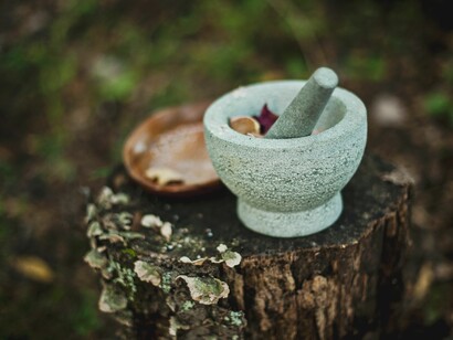 In questa particolare fase della vita il Dosha Vata tende a prendere il sopravvento e a dominare