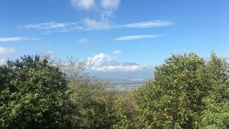 Anfiteatro morenico di Ivrea dal Castello di Masino, Italia 