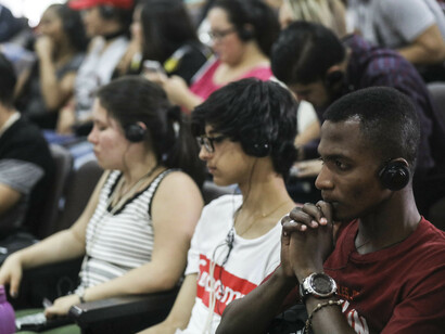 Participantes durante una de las conferencias del evento. Foto: Joaquín Sarmiento