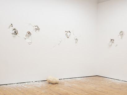 Joseph Grigely and Amy Vogel, When things fall apart, exhibition view. Courtesy of Prats Nogueras Blanchard. Photo by Roberto Ruiz
