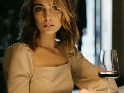 A woman dressed and ready to impress as she takes the single life by storm