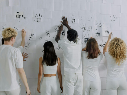 Quisiéramos modificar los problemas de una sociedad construida desde el olvido de la esencia humana que somos