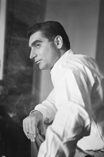 Robert Capa, Ernst Haas/Hulton Archive. © Robert Capa © International Center of Photography/Magnum Photos